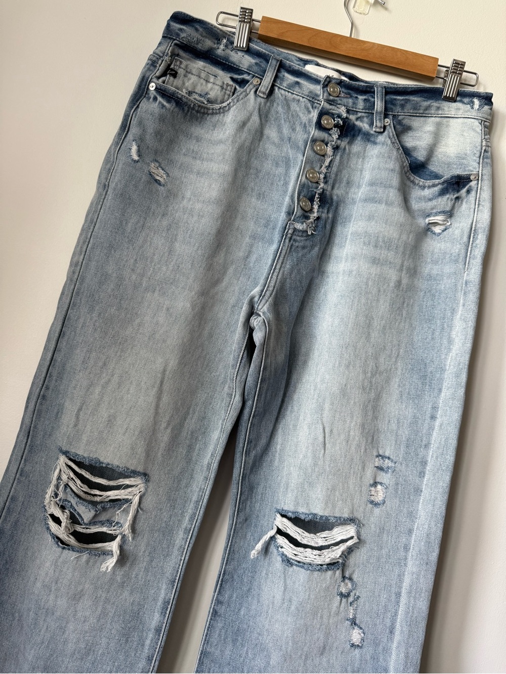 KanCan ULTRA HIGH RISE EXPOSED BUTTON 90'S FLARE Size 11/29
